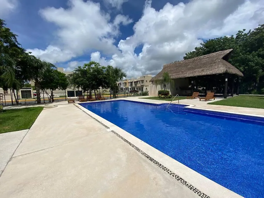 T103 Family Condo In Gated Area - With Private Bbq Playa del Carmen